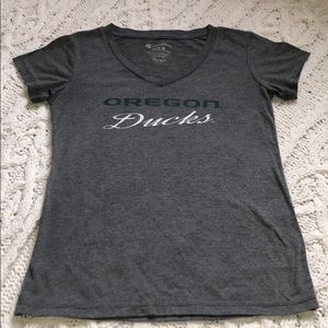 Women’s Gray V neck Oregon Ducks tee shirt Sz M